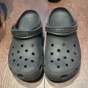 Black Crocs